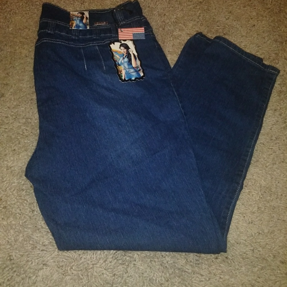 NWT skinny jeans dark blue wash.